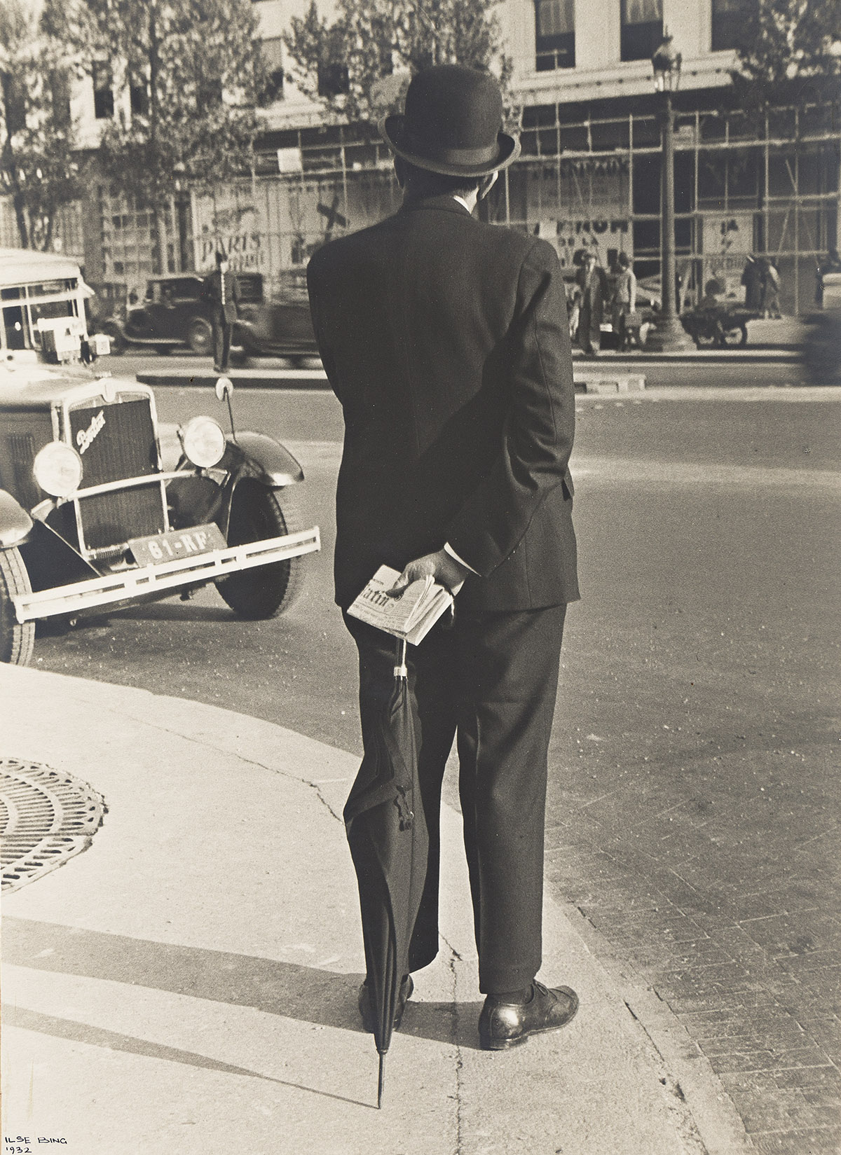 ILSE BING (1899-1998) Paris, Champs-Élysées, Le Matin.